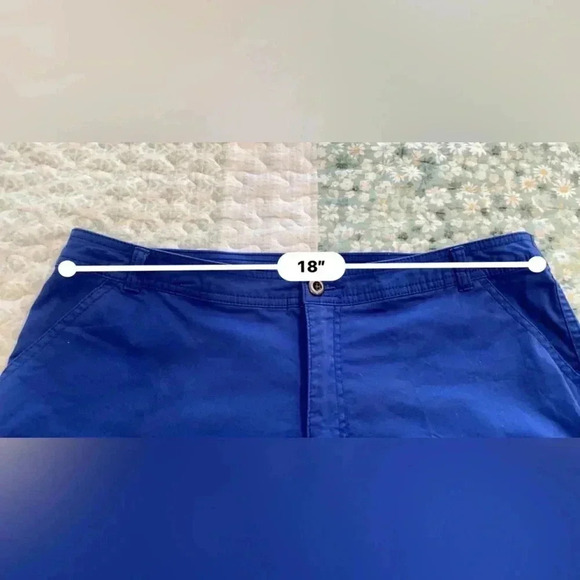 Croft & Barrow Blue Stretch Bermudas Size 16 - Picture 5 of 7